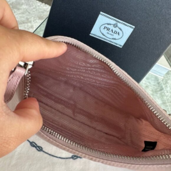 Prada Re-Edition 2005 Re-Nylon bag - Picture 13 of 14